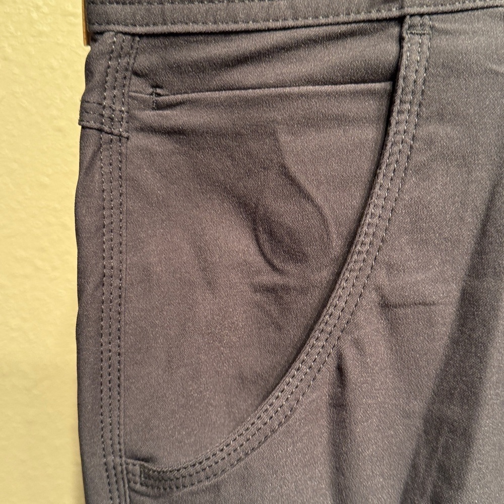 Men’s 42x28 charcoal gray super stretch cargo hiking straight leg pants - Picture 11 of 11